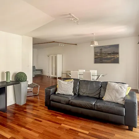 Apartman Downtown Riverside By Homing *