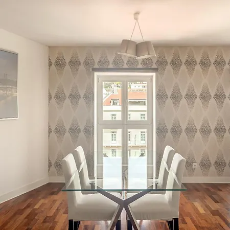 Downtown Riverside By Homing Apartman *